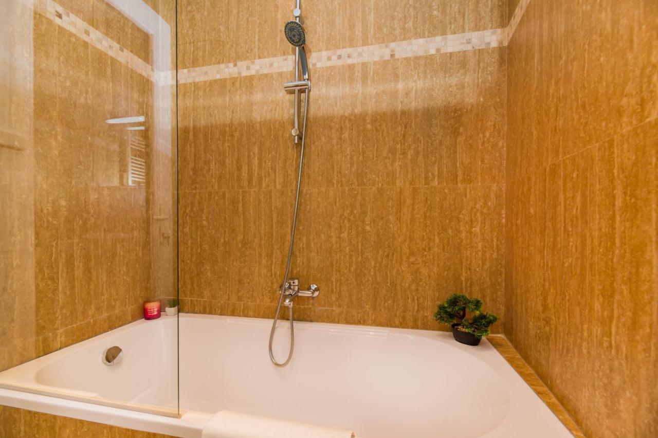 Central Park Residence ブラショフ エクステリア 写真